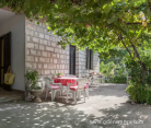 Guest House Ivana, private accommodation in city Donji Stoj, Montenegro